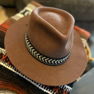 Brixton flat brimmed hat with detailing